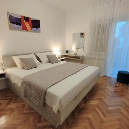 Vladimir 4+1 Apartment Crikvenica Bagian luar foto